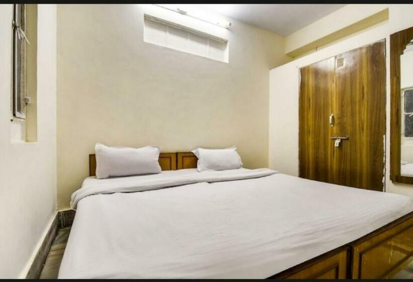 Hotel Oyo 85197 Krishna Athithi Bhawan