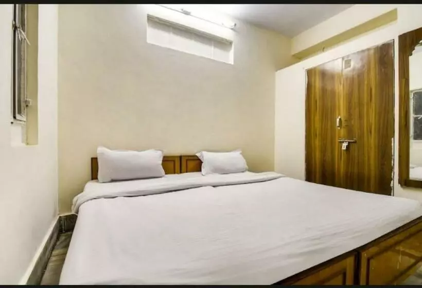 Hotelli Oyo 85197 Krishna Athithi Bhawan