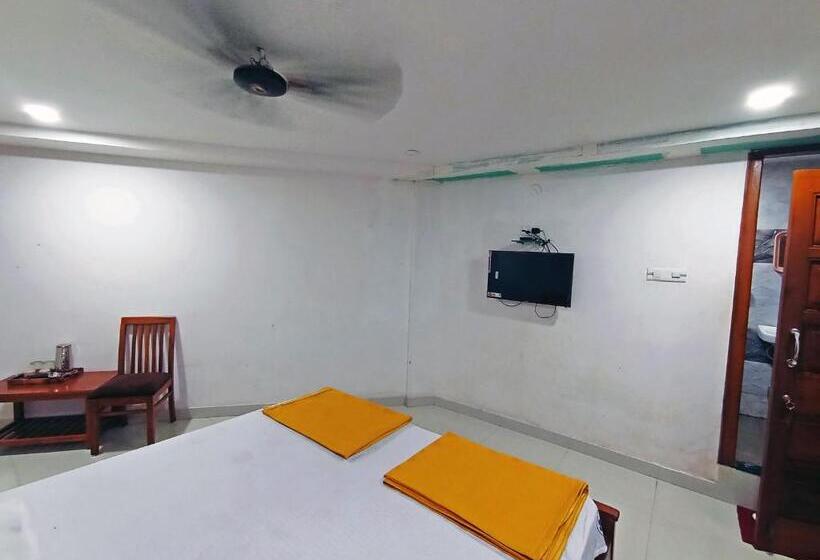 ホテル Staymaker Shri Shakti Residency