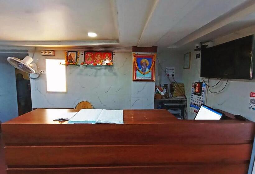 ホテル Staymaker Shri Shakti Residency