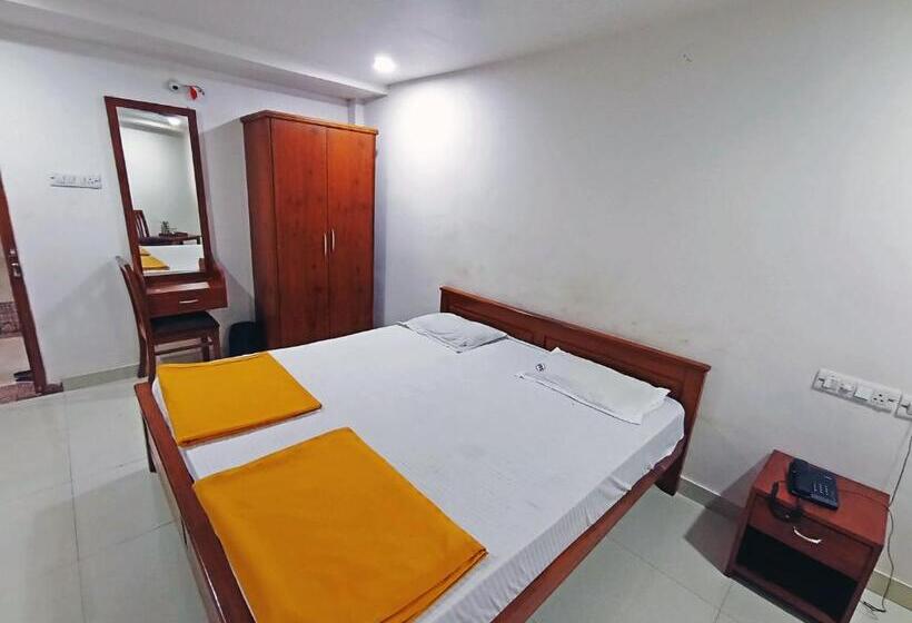 ホテル Staymaker Shri Shakti Residency