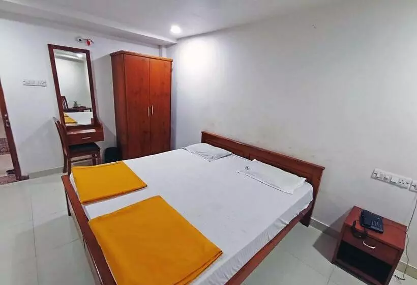 هتل Staymaker Shri Shakti Residency