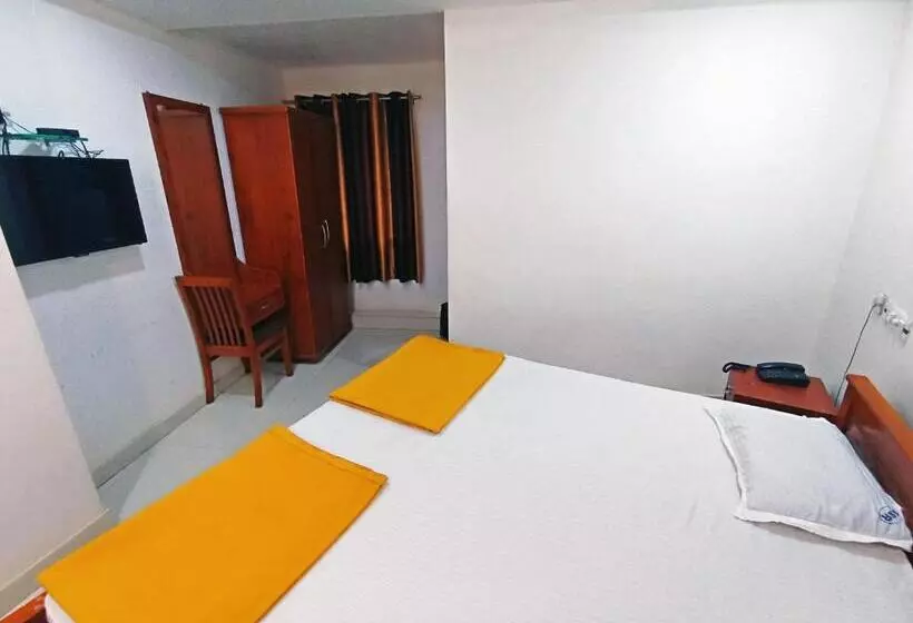 هتل Staymaker Shri Shakti Residency