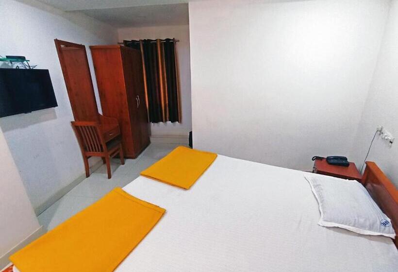 ホテル Staymaker Shri Shakti Residency