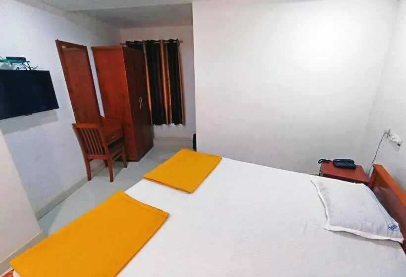 هتل Staymaker Shri Shakti Residency