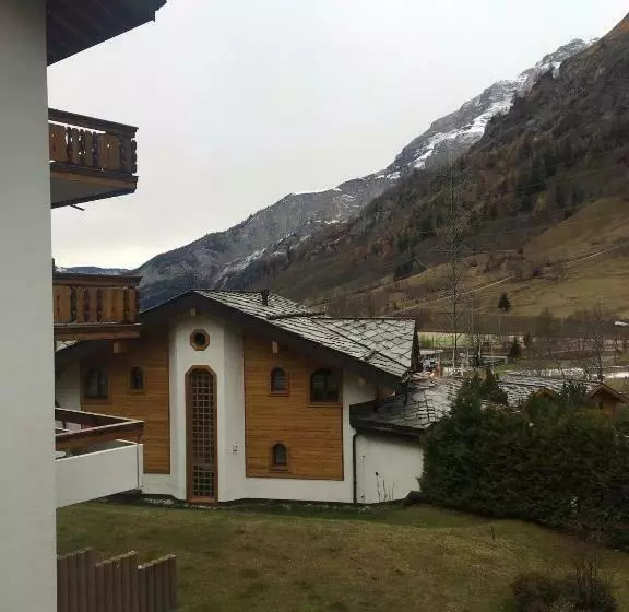 ペンション Holiday 88