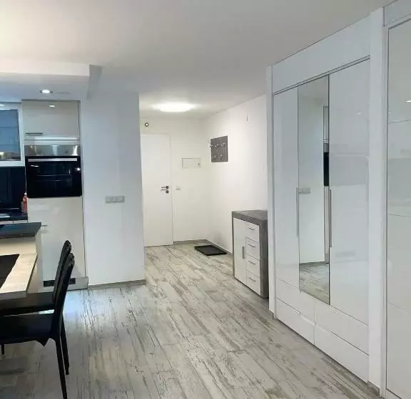 ペンション Holiday 88