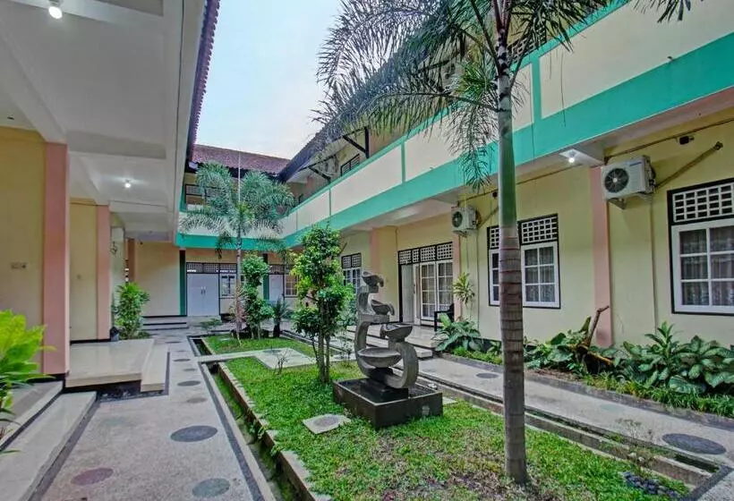 ペンション Guest House Universitas Mataram