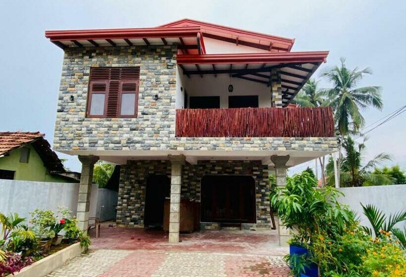 هاستل Muru S Place