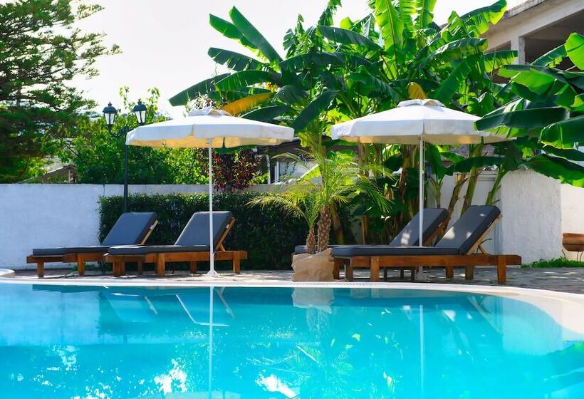 فندق Aquarius Beach