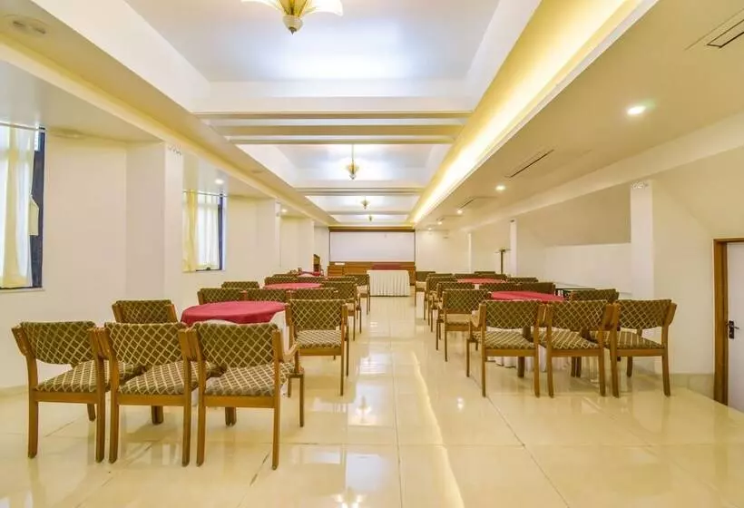 Fabhotel Ashish Plaza