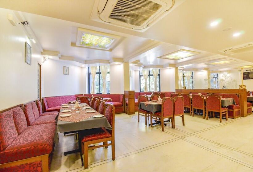 Fabhotel Ashish Plaza