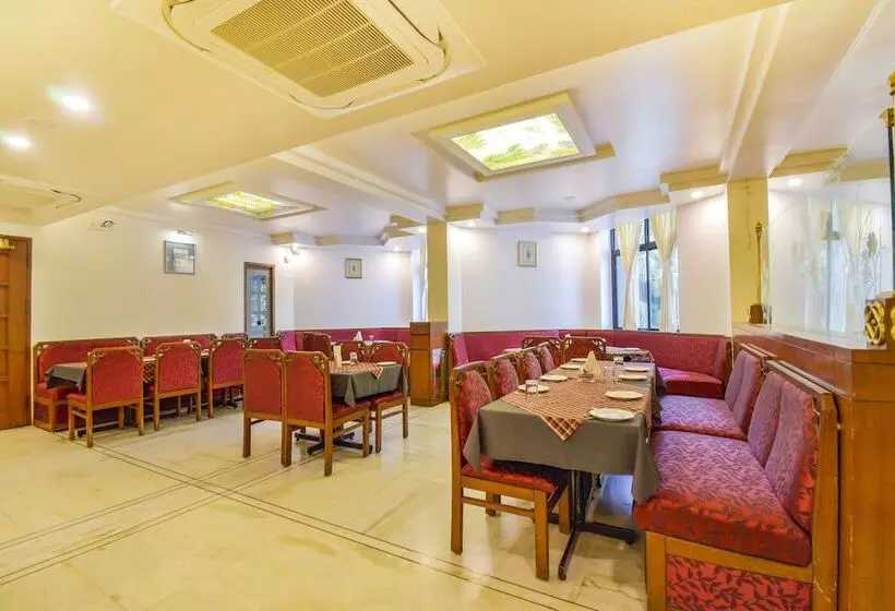 Fabhotel Ashish Plaza