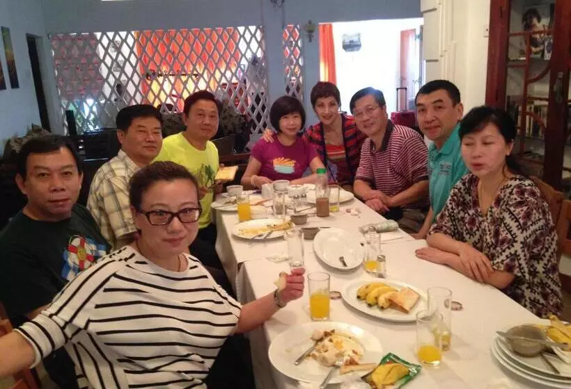 Hotel Dions Guest House