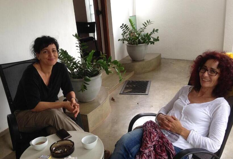 בית מלון כפרי Dions Guest House