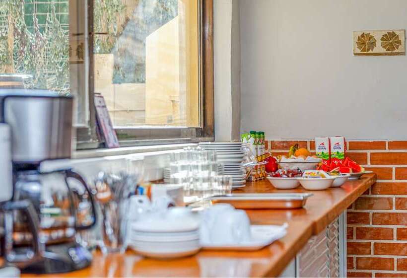 فندق Minerva Beach