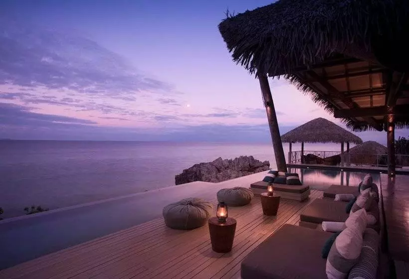 Hotel Tadrai Island Resort