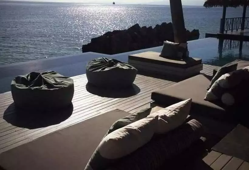 Hotel Tadrai Island Resort