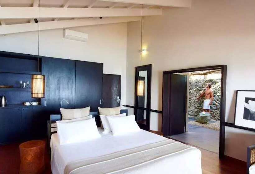 Hotel Tadrai Island Resort