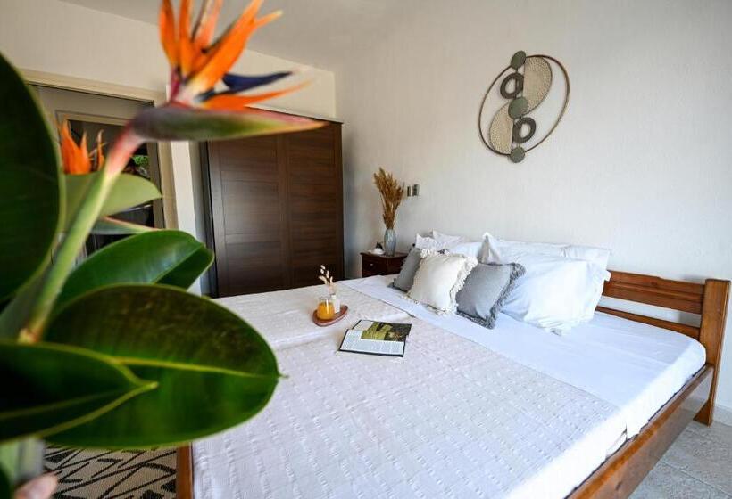 Petra Nera Skiathos, Philian Hotels & Resorts