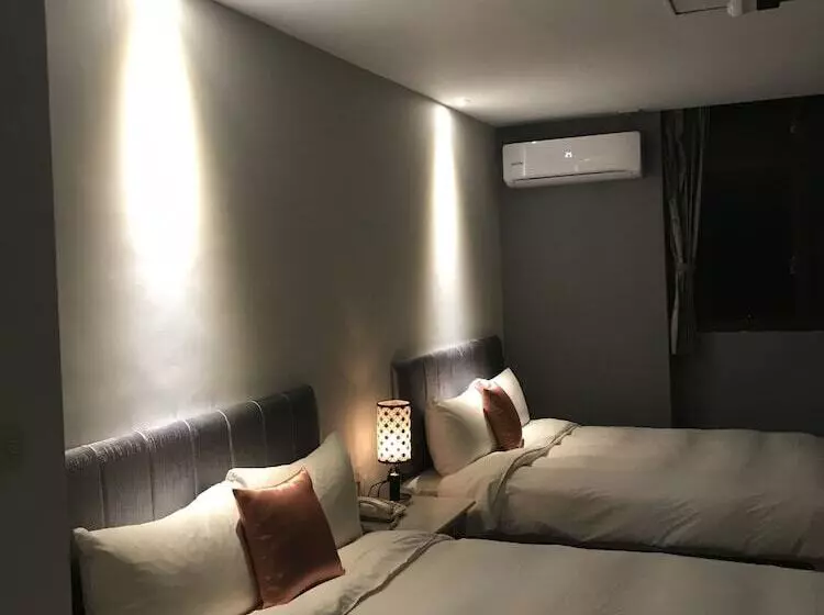 پانسیون Sun Moon Lake Loft Inn