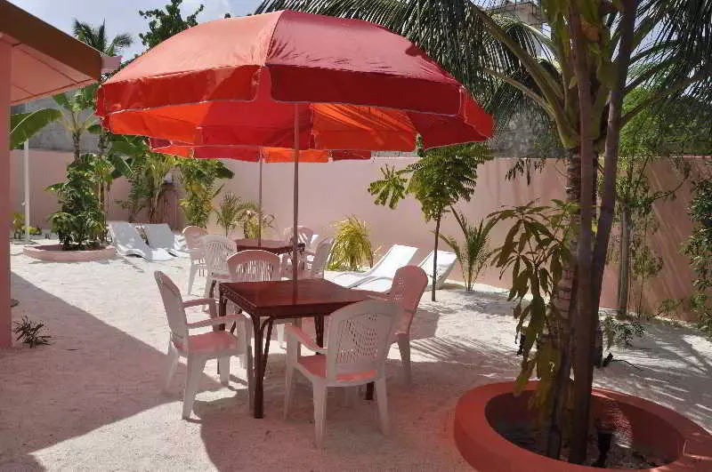 پانسیون Holiday Lodge Maldives