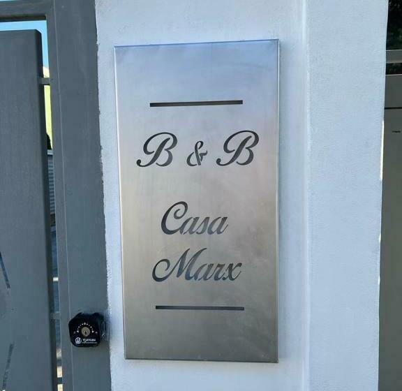 مبيت وإفطار Casa Marx