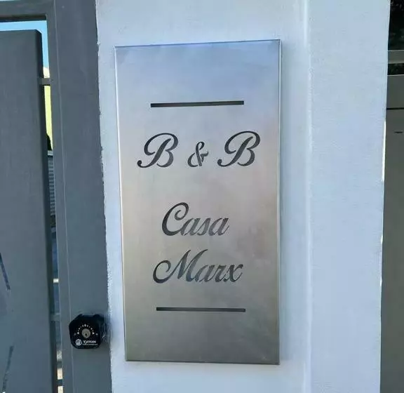 Aamiaismajoitus (B&B) Casa Marx