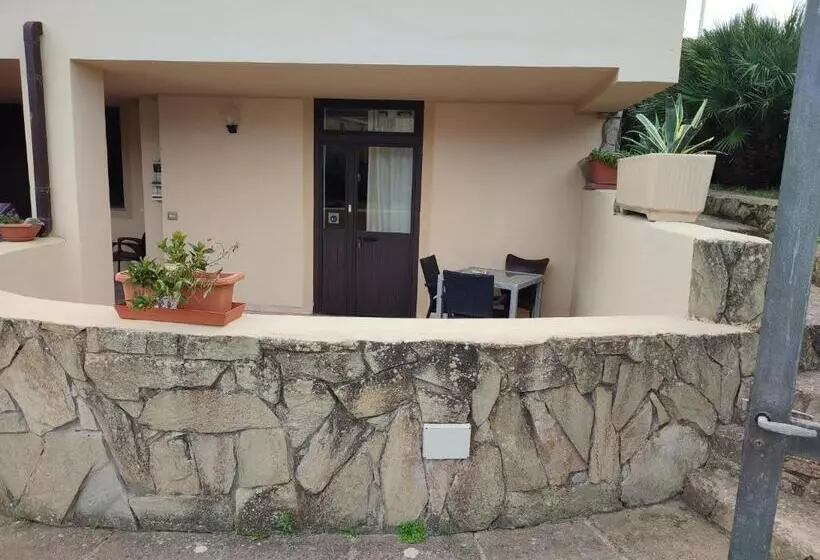 تختخواب و صبحانه Garden Relais
