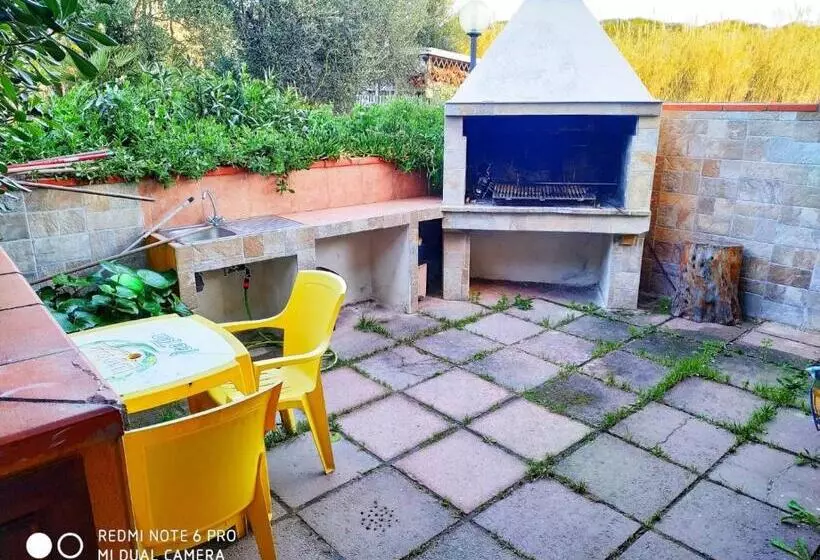 تختخواب و صبحانه Garden Relais
