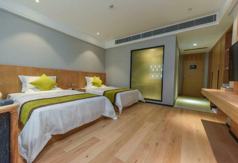 בית מלון כפרי Ewing International Airlines