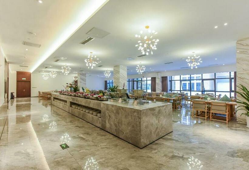 בית מלון כפרי Ewing International Airlines