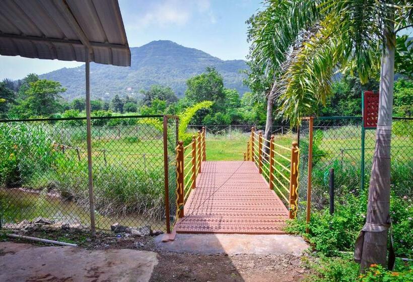 호텔 Giri Sarovar Resort