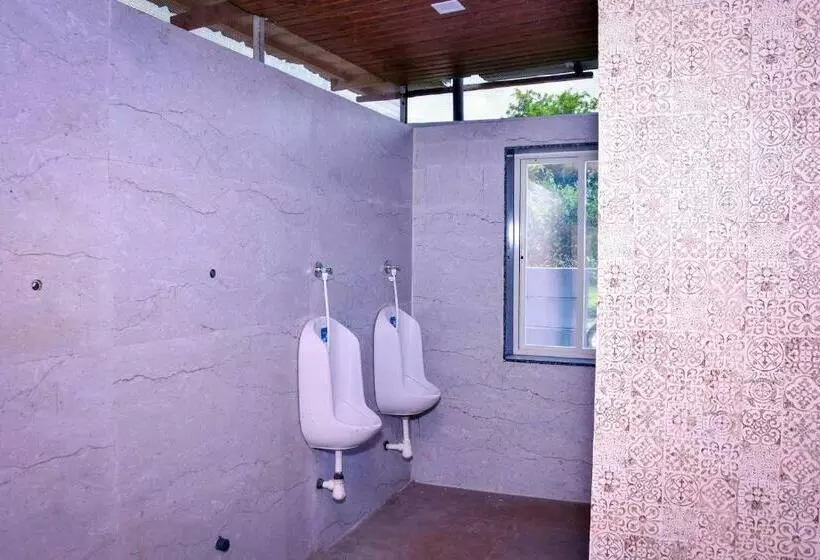 Hotelli Giri Sarovar Resort