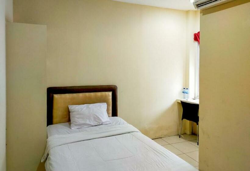 Отель Hi C Guest House And Cafe Redpartner