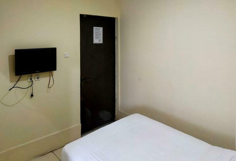 Отель Hi C Guest House And Cafe Redpartner