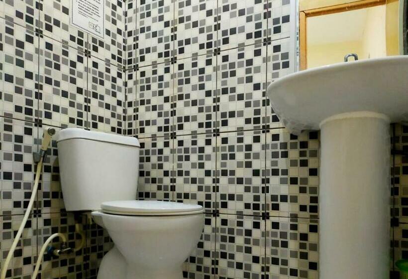 Отель Hi C Guest House And Cafe Redpartner