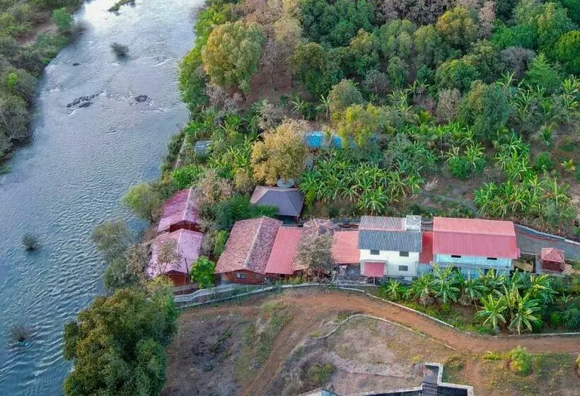 リゾートホテル Saveda Farm & Cottages