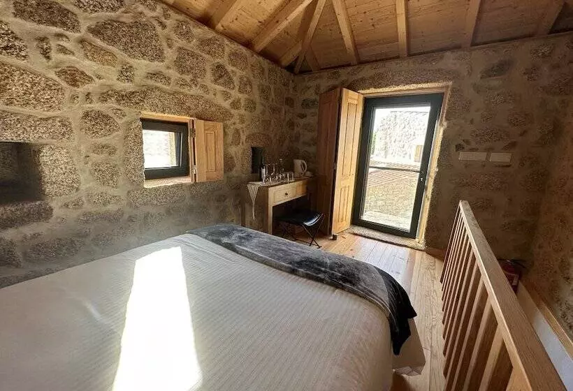 Aamiaismajoitus (B&B) Quinta De São Pedro De Vir A Corça Em Monsanto