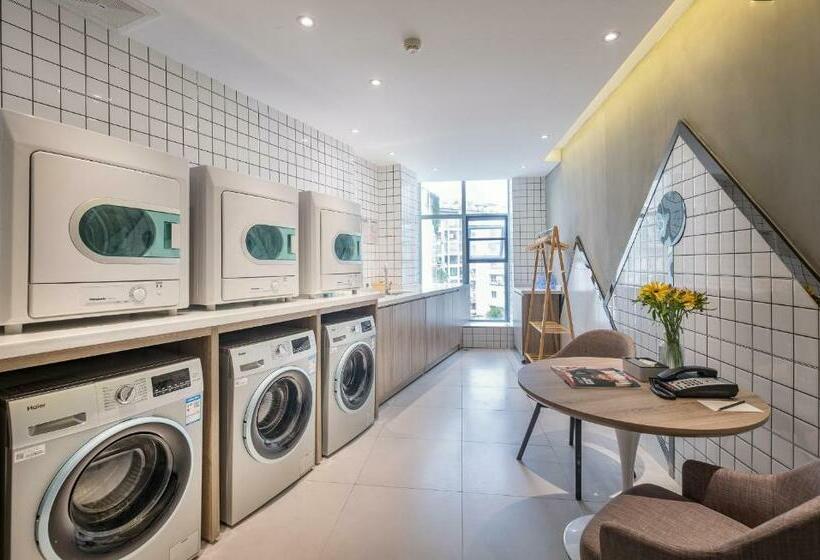 Atour Hotel Suining Chuanshan Railway Station