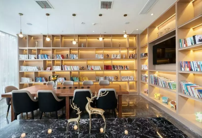 Atour Hotel Suining Chuanshan Railway Station