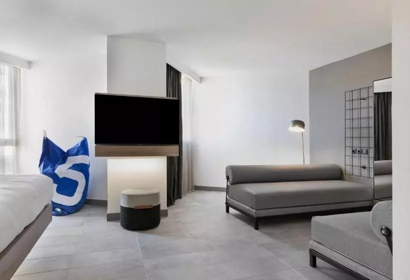 Hotelli Moxy La Ciotat