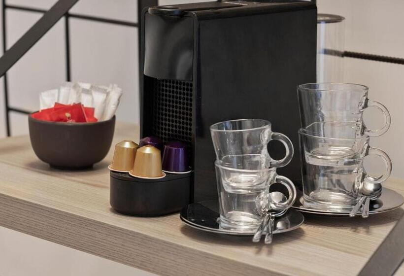 هتل Moxy La Ciotat