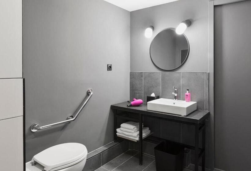 هتل Moxy La Ciotat