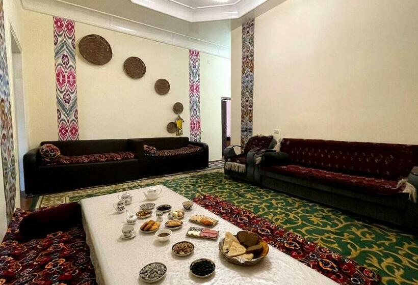 ペンション Deshon Qala Guest House