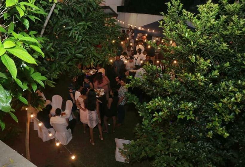 호텔 Battaramulla Boutique Villa