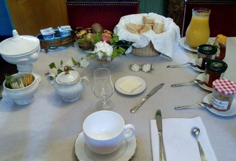 تختخواب و صبحانه Propriété Charbaymond