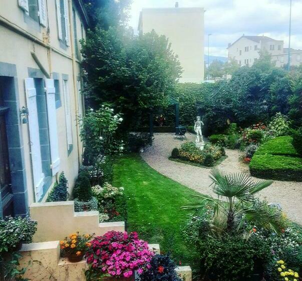 تختخواب و صبحانه Propriété Charbaymond