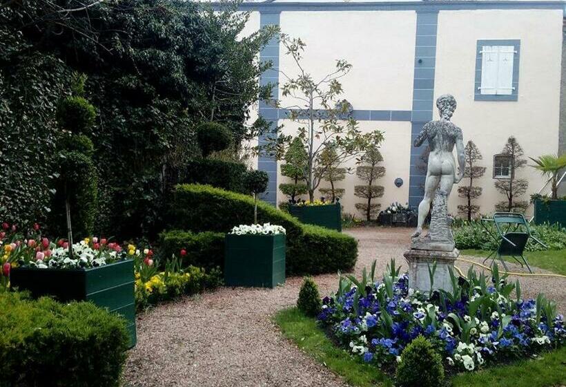 تختخواب و صبحانه Propriété Charbaymond