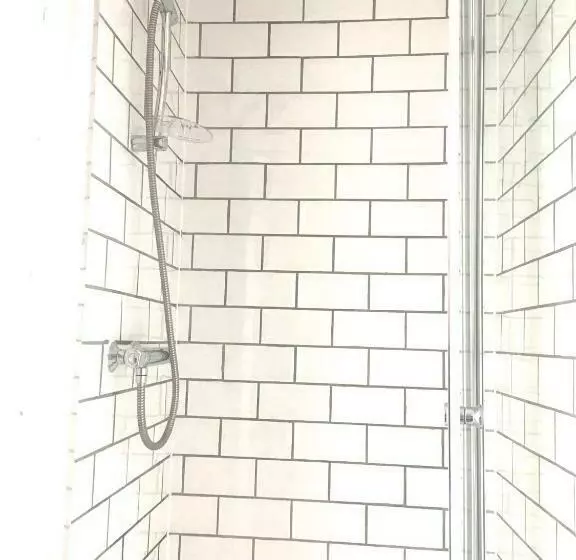 Retkeilymaja Palace Surf Lodge